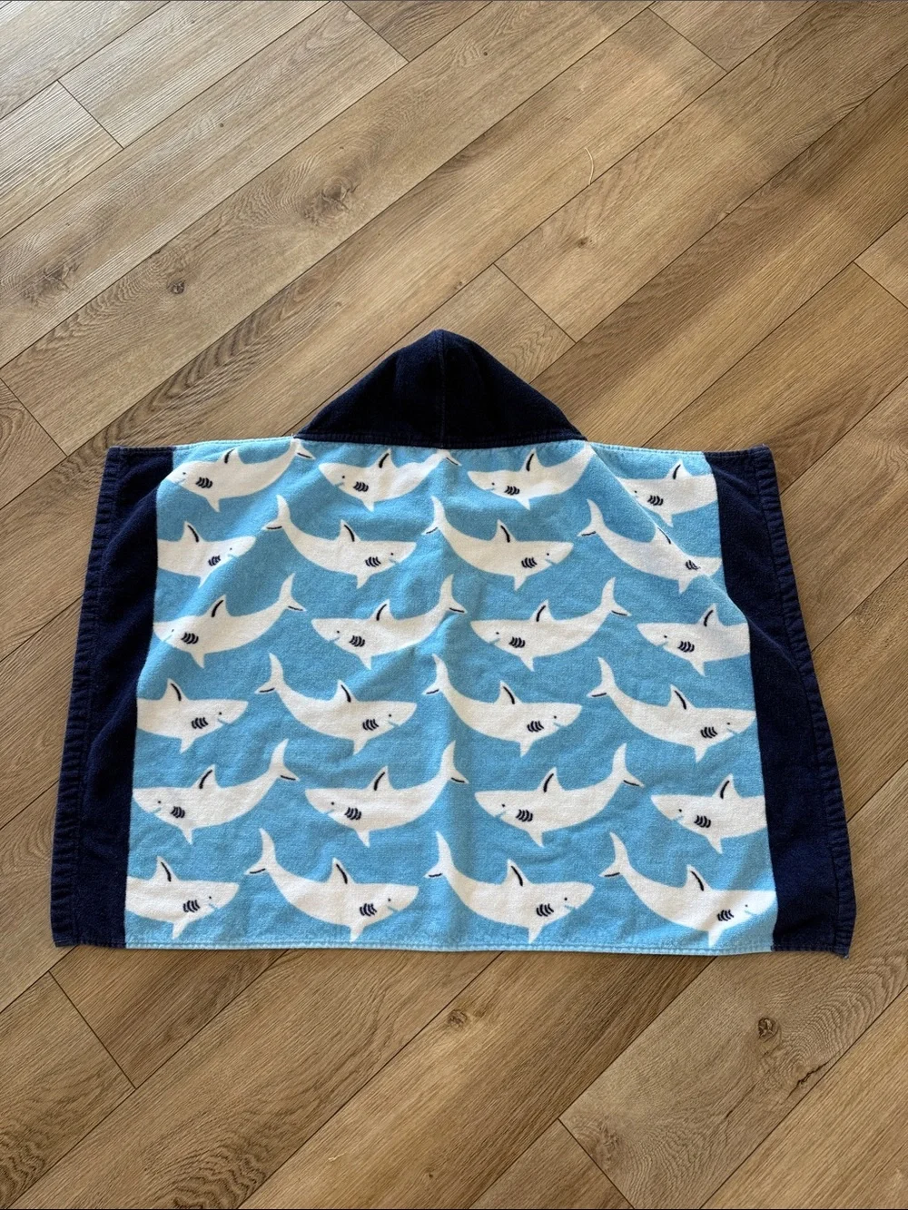 🆕 Pottery Barn Shark Print Hooded Baby Towel - Blue & Navy